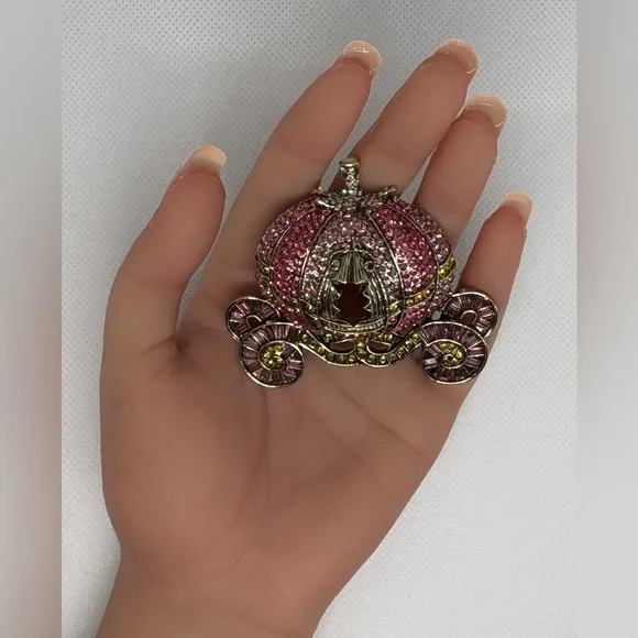 Cinderella Pink Rhinestone Pumpkin Carriage Brooch/Pin - Disney Princesscore - Picture 5 of 7